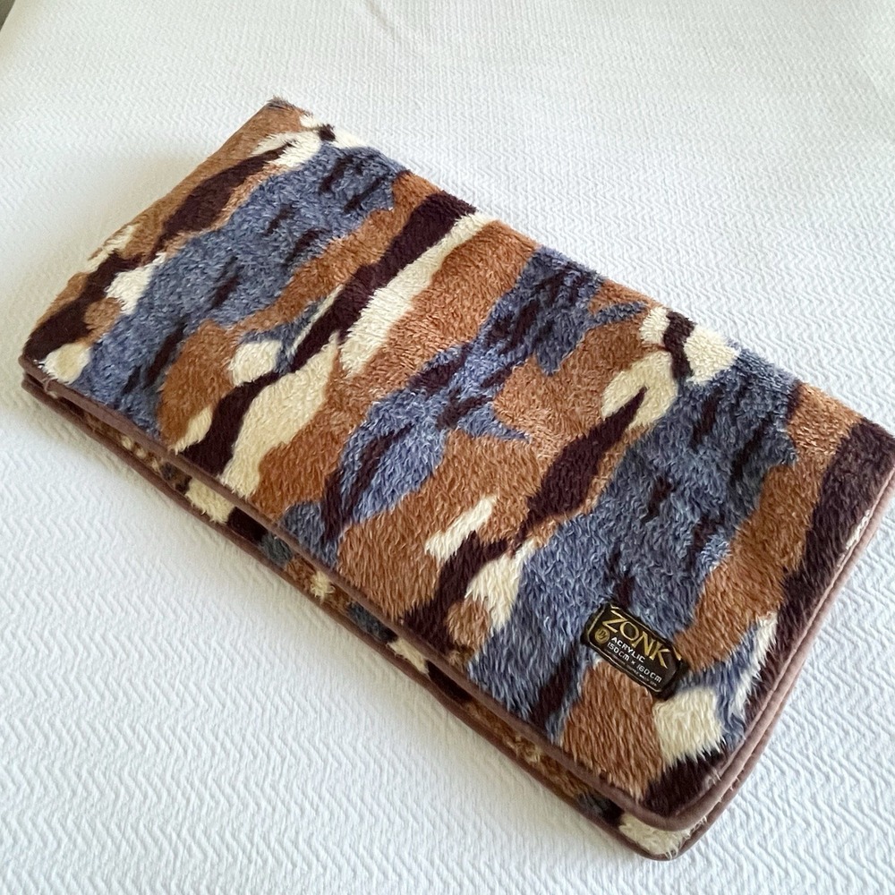Vintage Blanket Throw Mid‑Century Wavy Striped Pattern